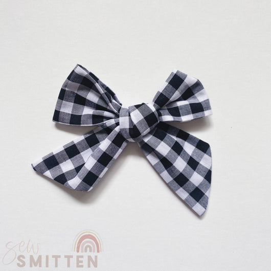 Hadley Pinwheel Bow