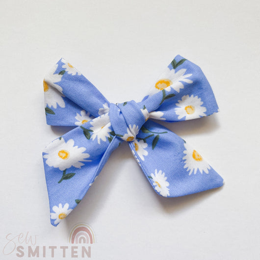 Daisy Pinwheel Bow