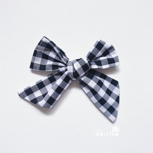 Hadley Pinwheel Bow